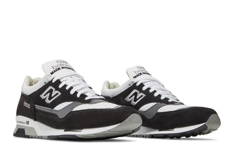 1500 Made In England Black White