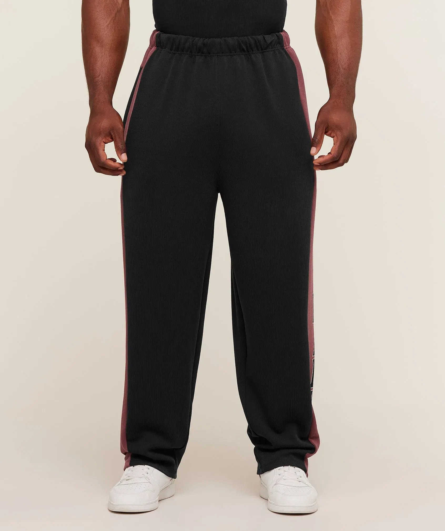 Gymshark Straight Leg Tracksuit Pant - Black/Burgundy Brown