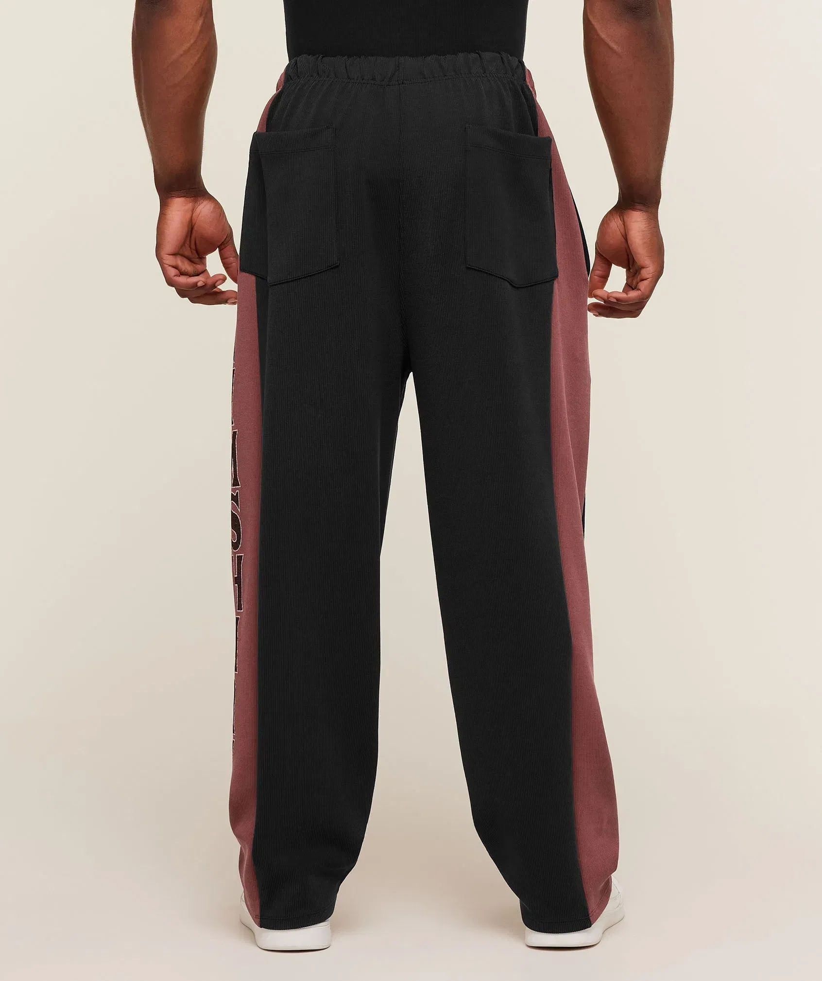 Gymshark Straight Leg Tracksuit Pant - Black/Burgundy Brown