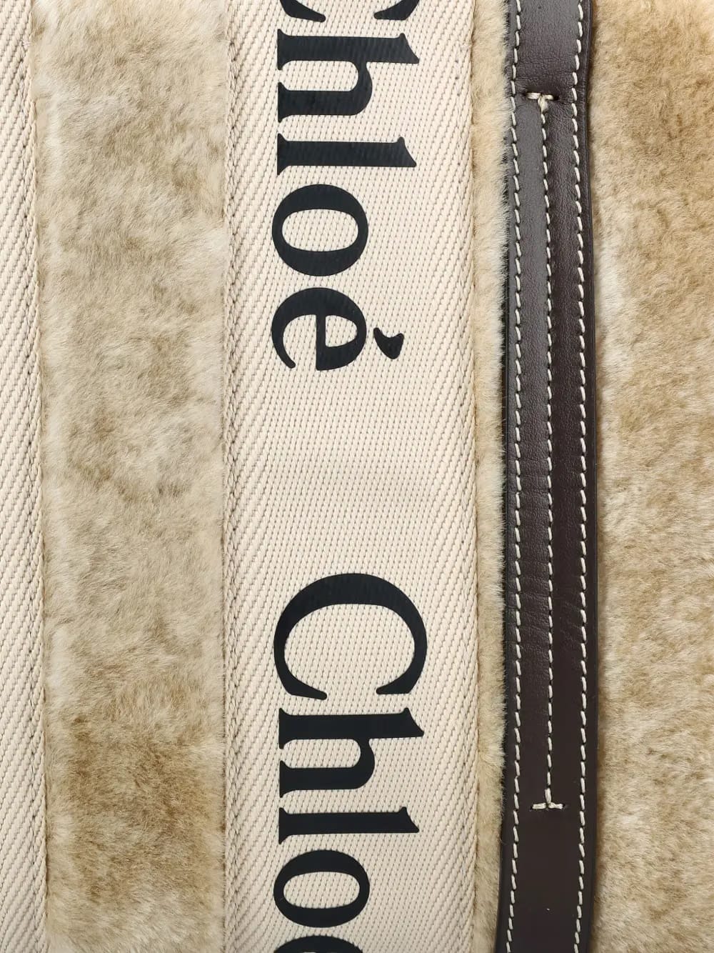 shearling logo-plaque tote bag