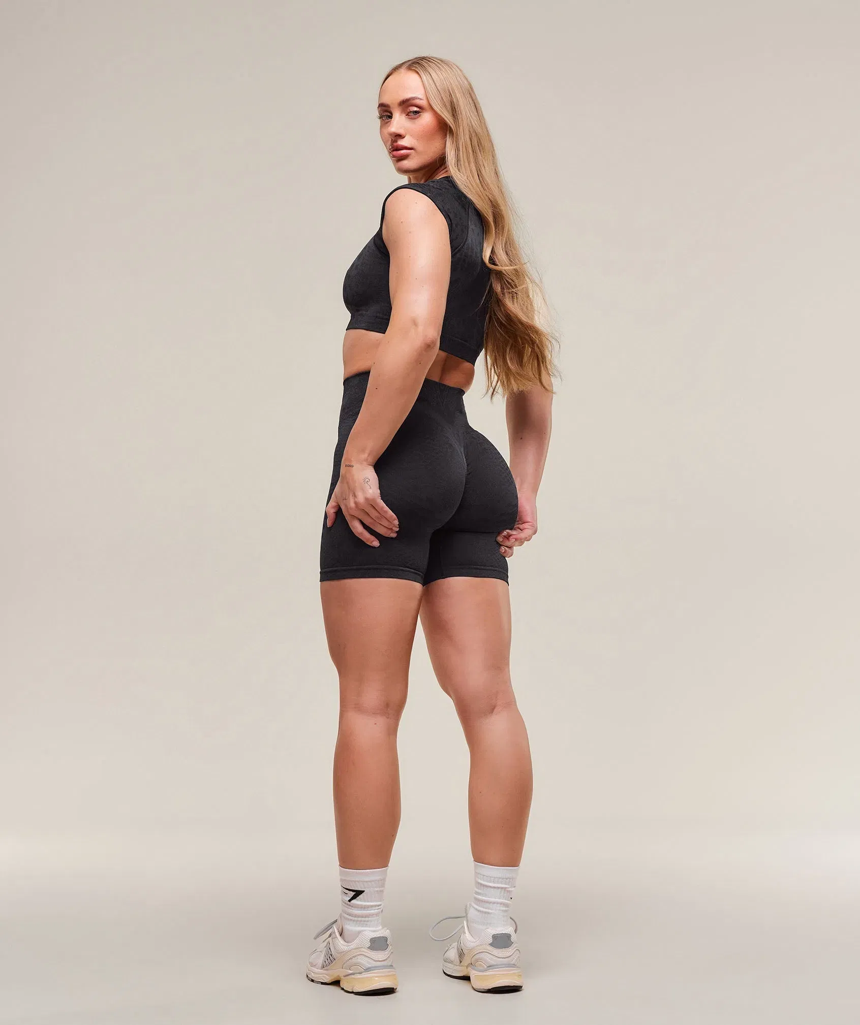 Gymshark Adapt Animal X Whitney Seamless Shorts - Asphalt Grey/Black