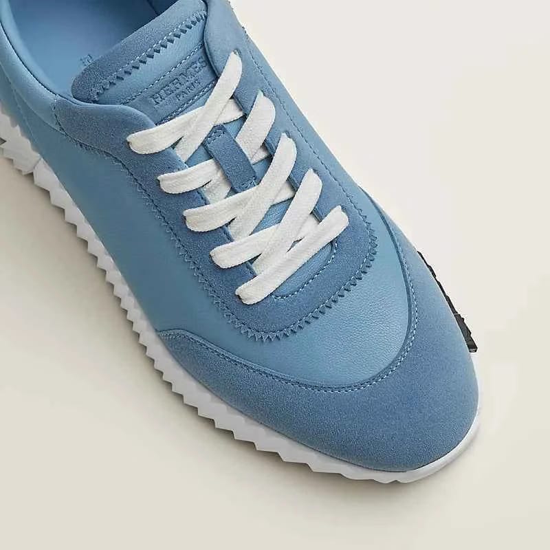Bouncing sneaker