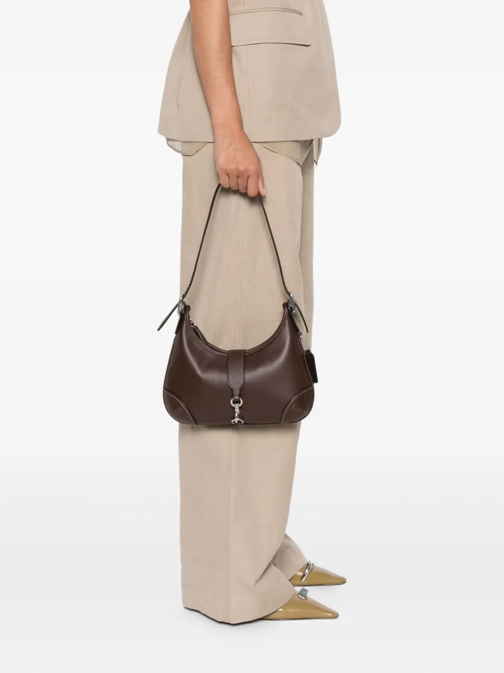 Hamptons clasp-detail leather shoulder bag