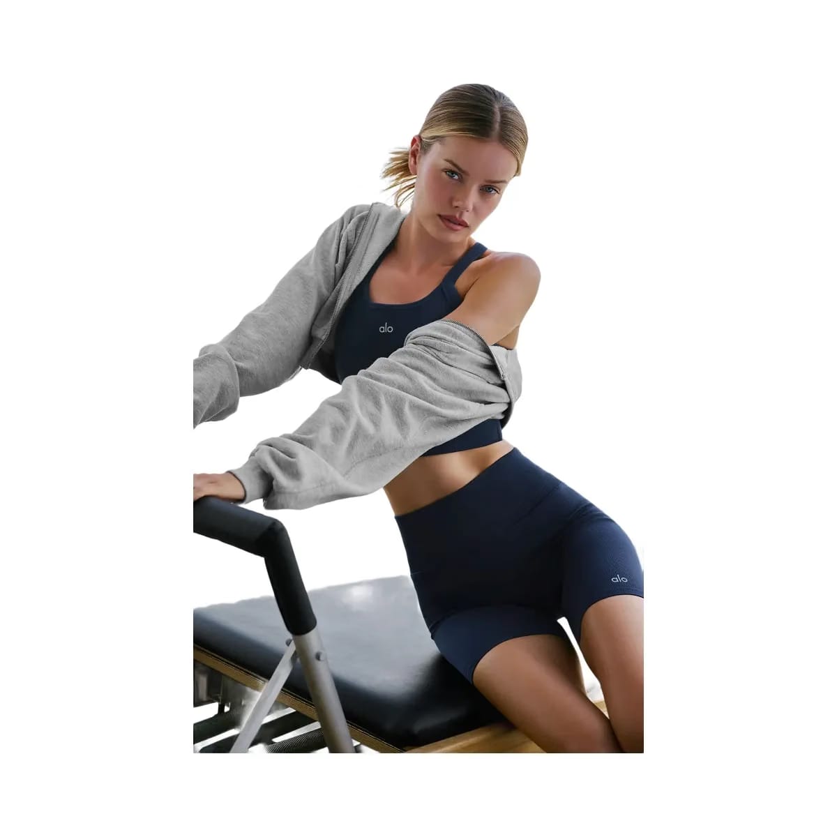 Alo Women's 5" Seamless Ribbed Favorite Short - Navy