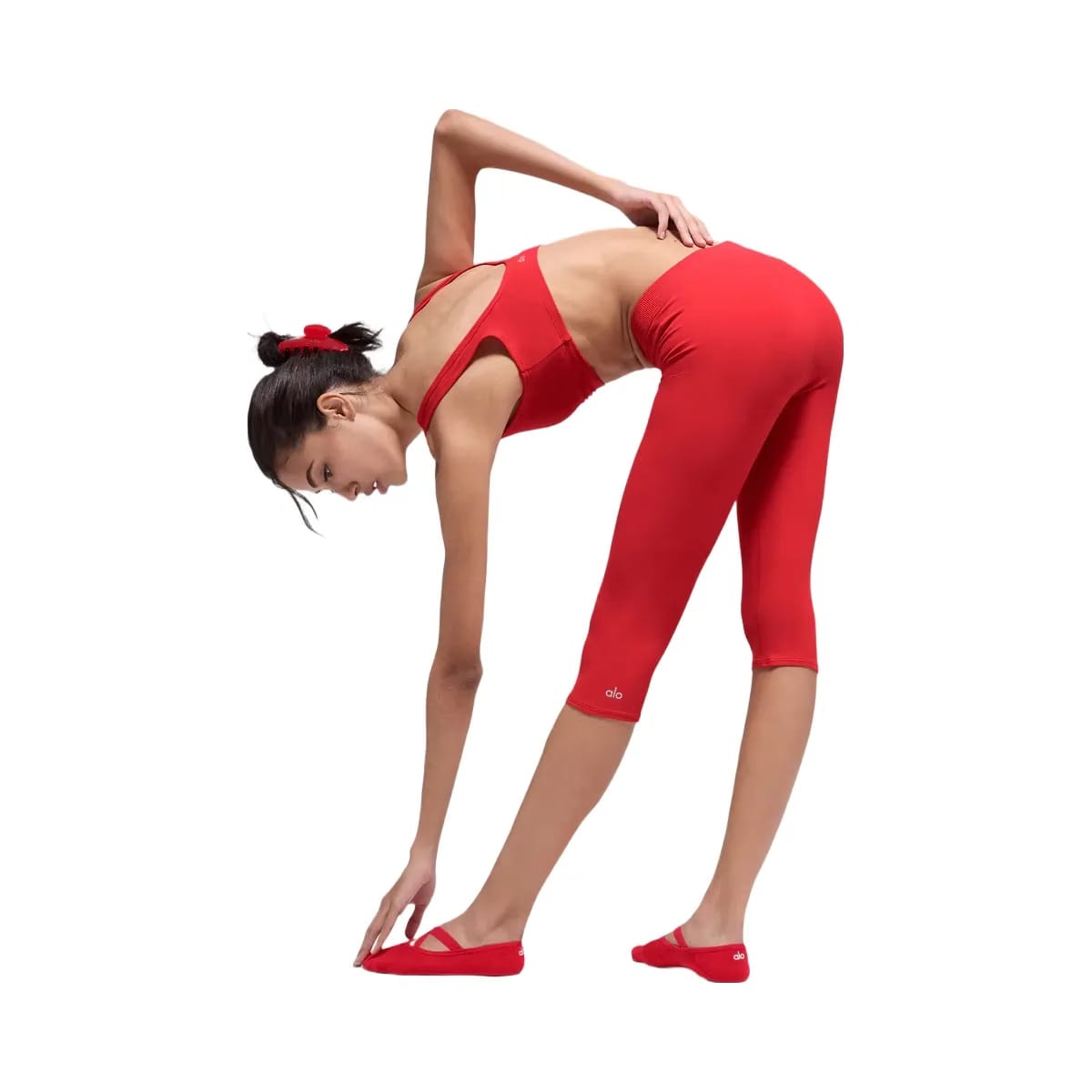 Alo Women's soft High-Waist Iconic 90's Capri - Bright Red