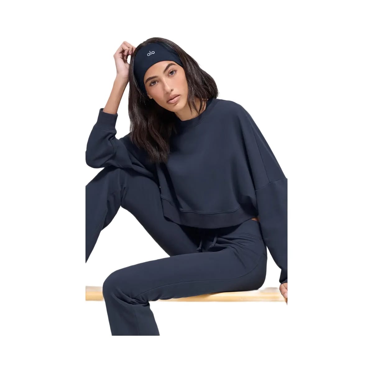 Alo Women's Cropped Sway Crew Neck Pullover - Navy