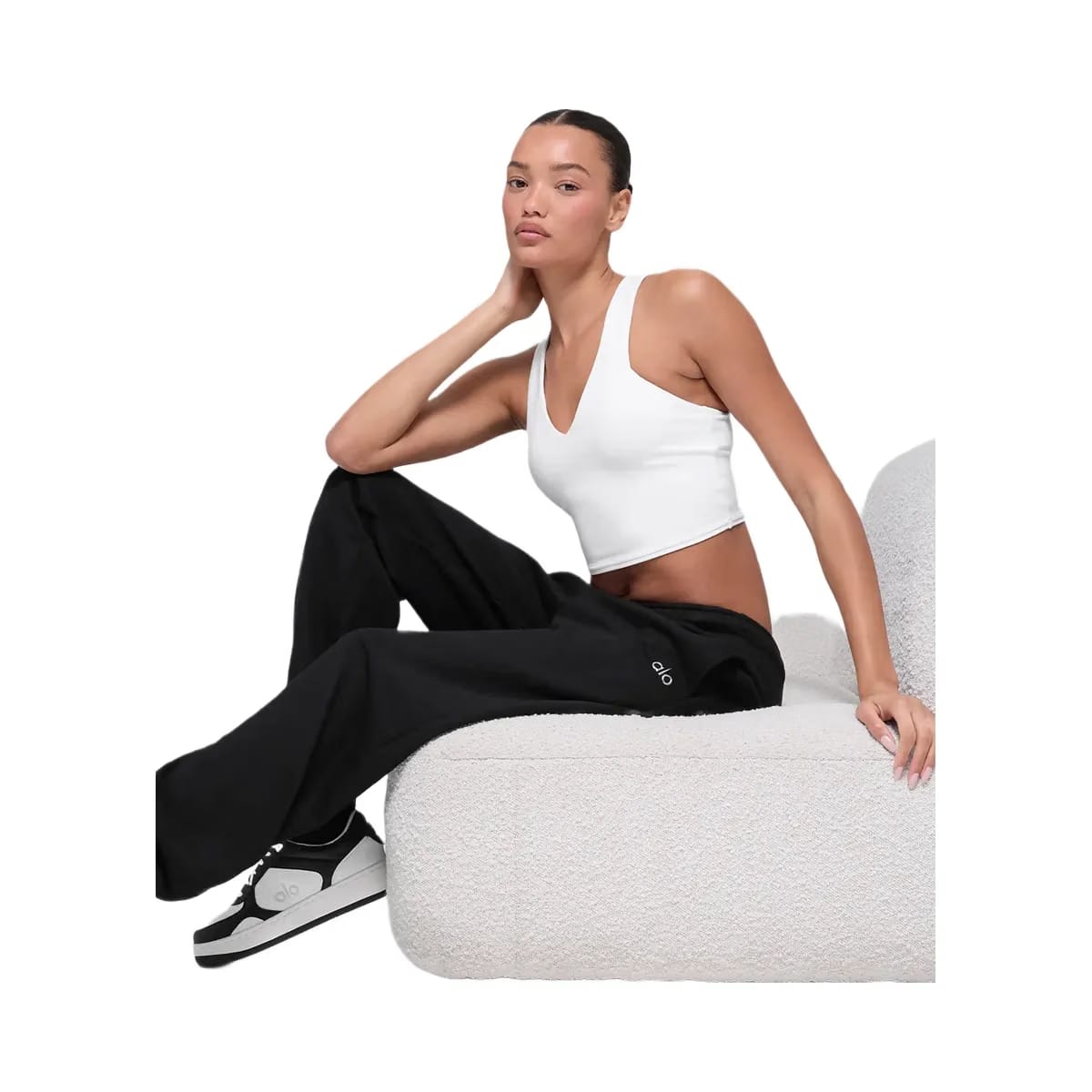 Alo Women's Accolade Sweatpant - Black