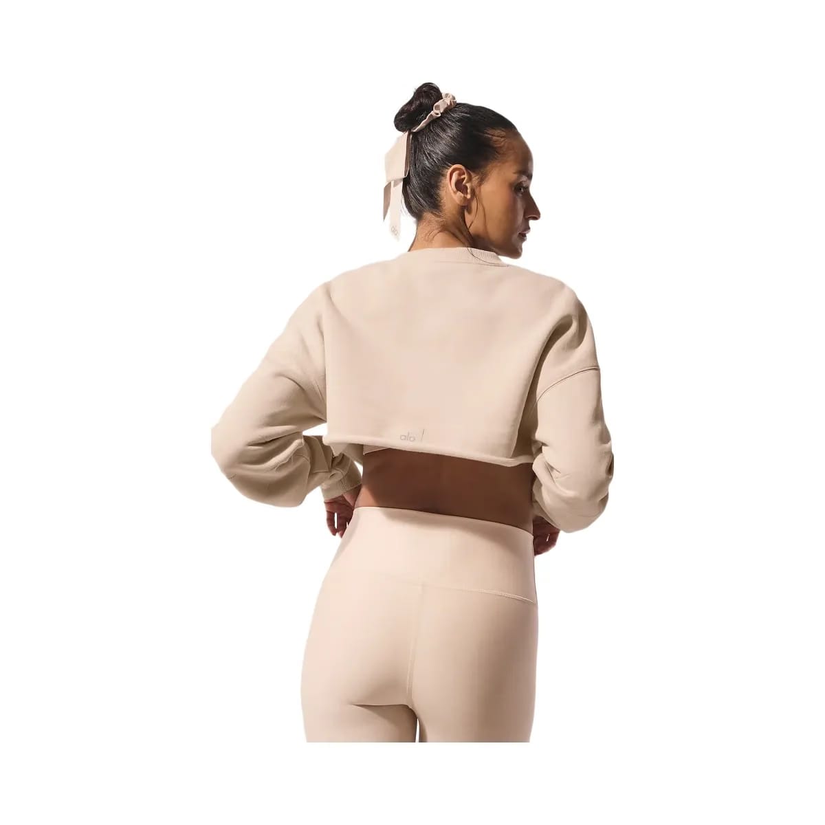 Alo Women's Extreme Cropped Pullover - Macadamia