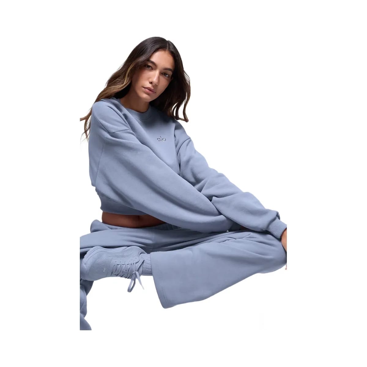 Alo Women's Cropped Accolade Crewneck - Winter Frost