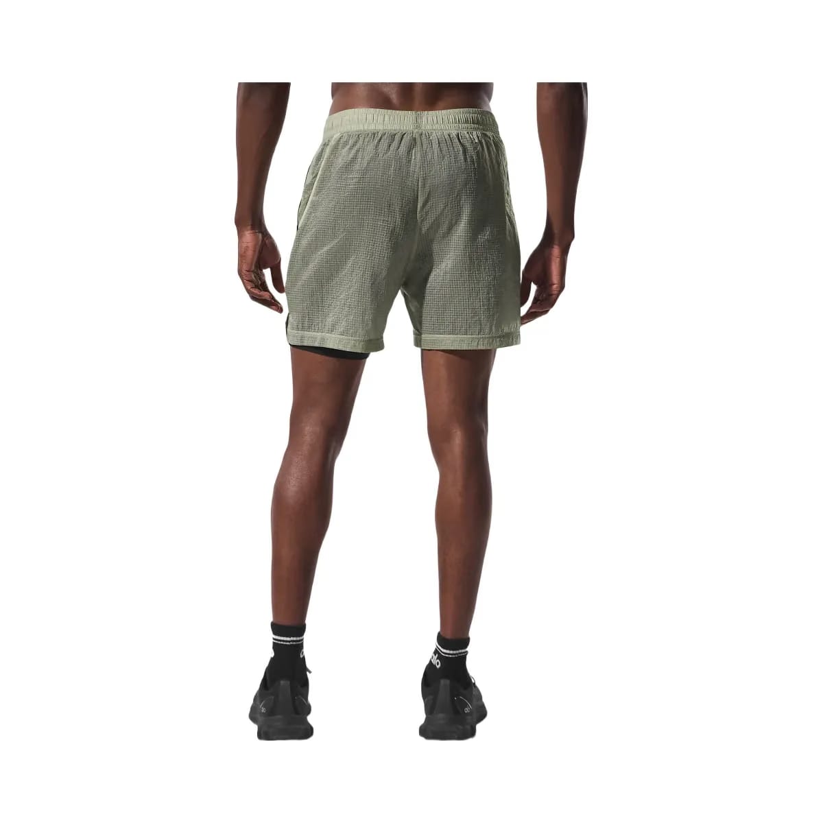 Alo Men's 5" Game Time Ripstop 2-In-1 Short - Limestone/Black