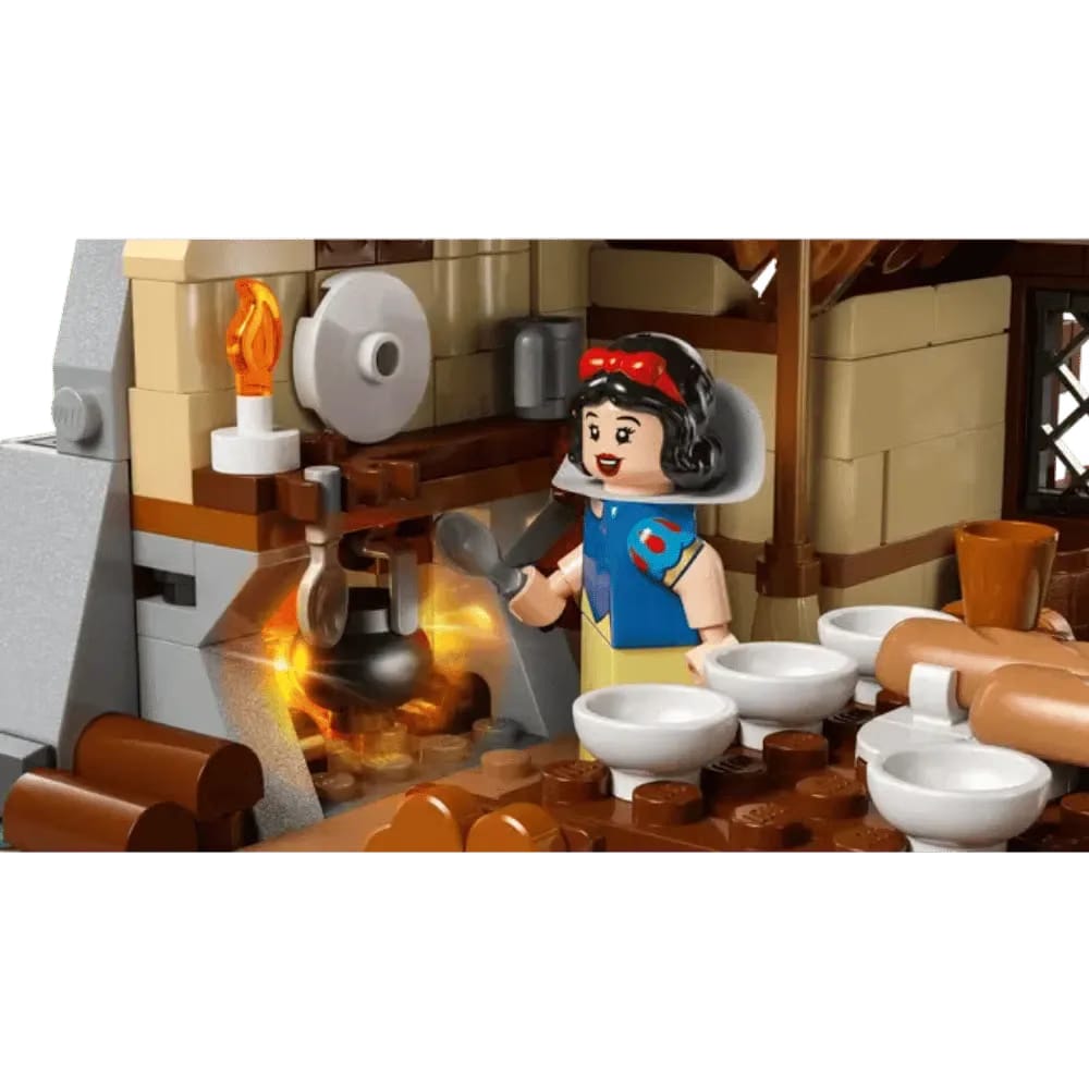 Lego Disney Snow White and the Seven Dwarfs' Cottage