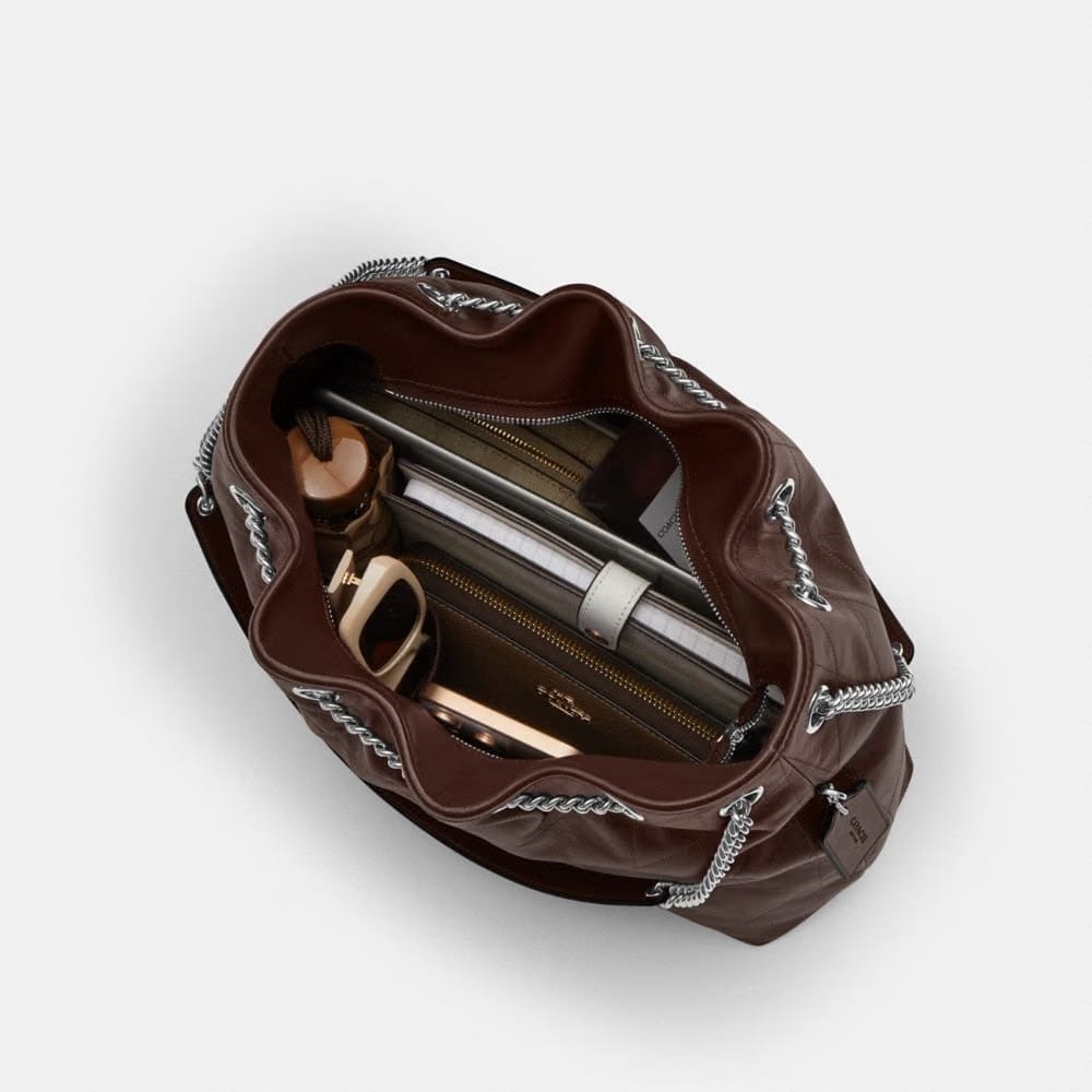 Coach Evelyn Shoulder Bag With Quilting Silver Maple