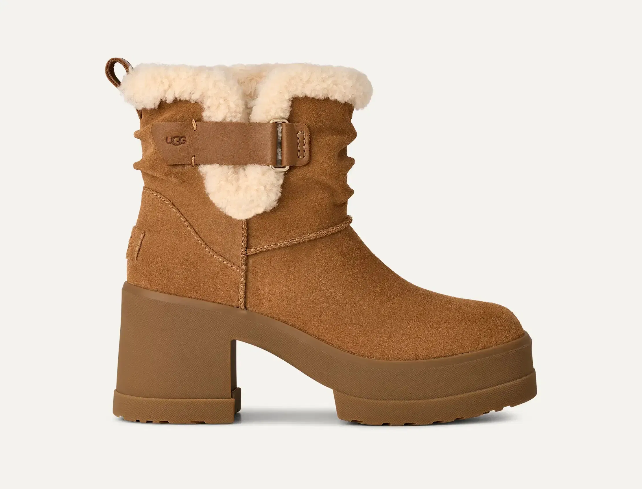 Ugg Moxy Pull On Chestnut