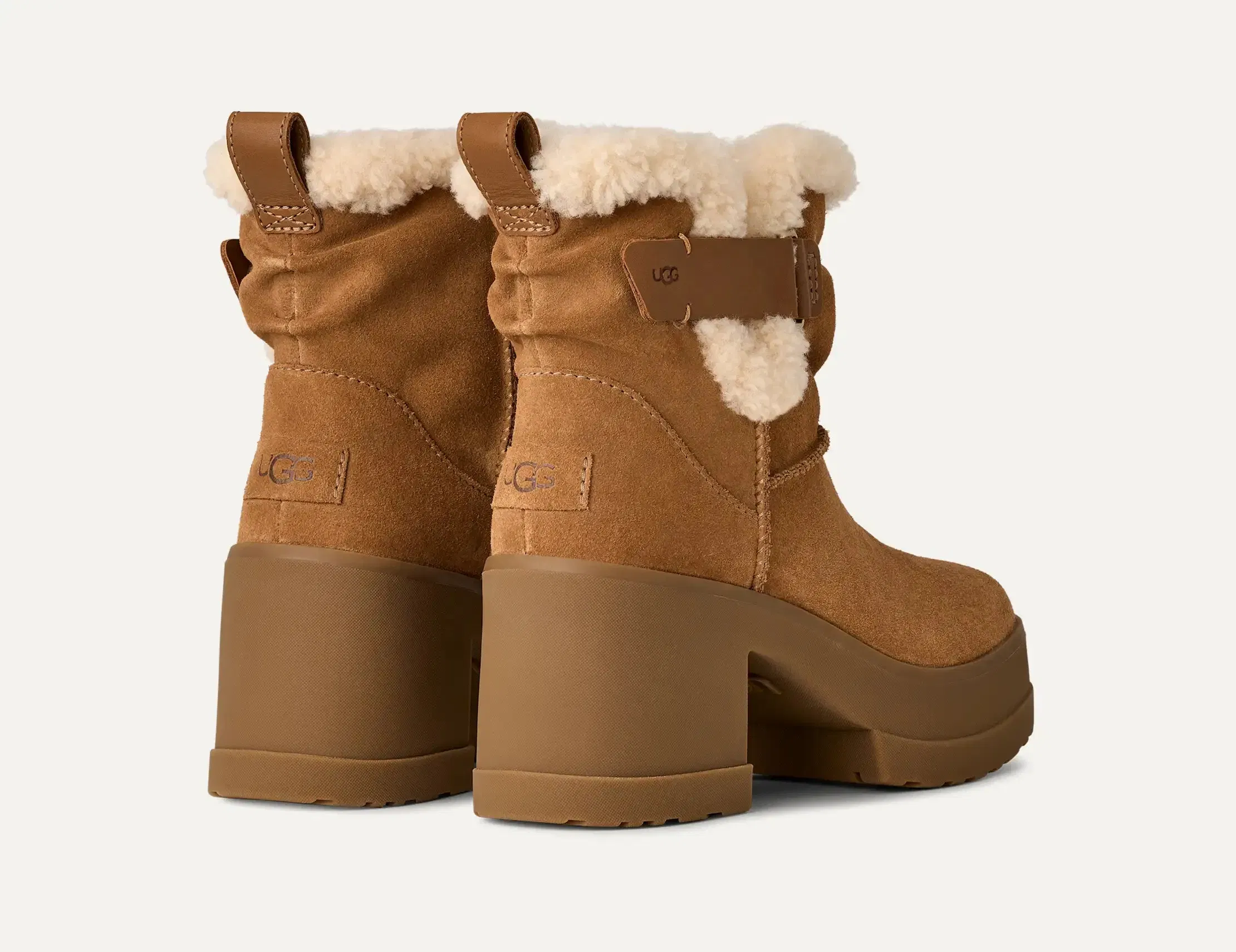Ugg Moxy Pull On Chestnut