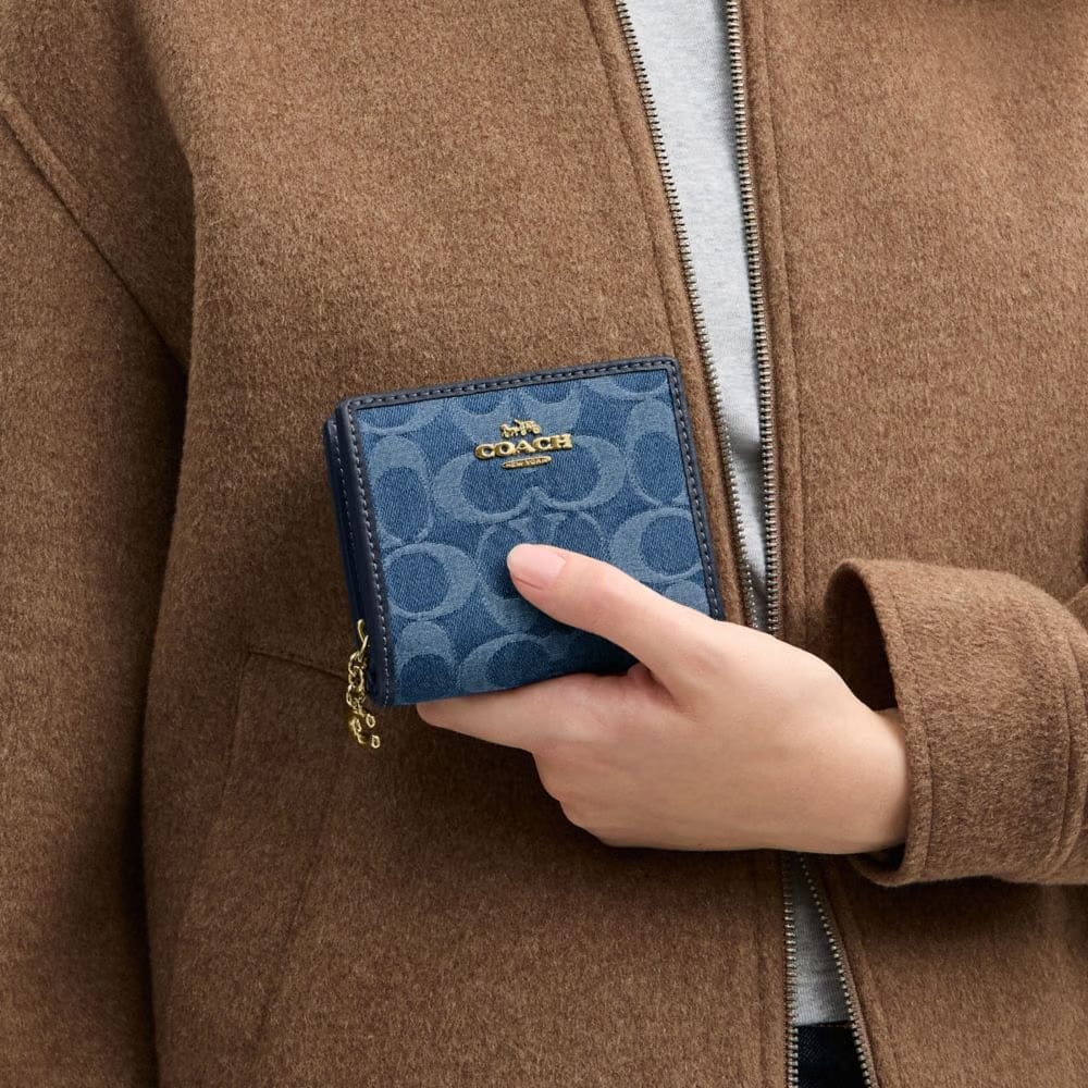 Coach Snap Wallet In Signature Denim Gold Indigo