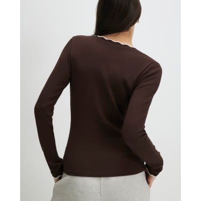 Brown Long Sleeve Scallop Trim Top