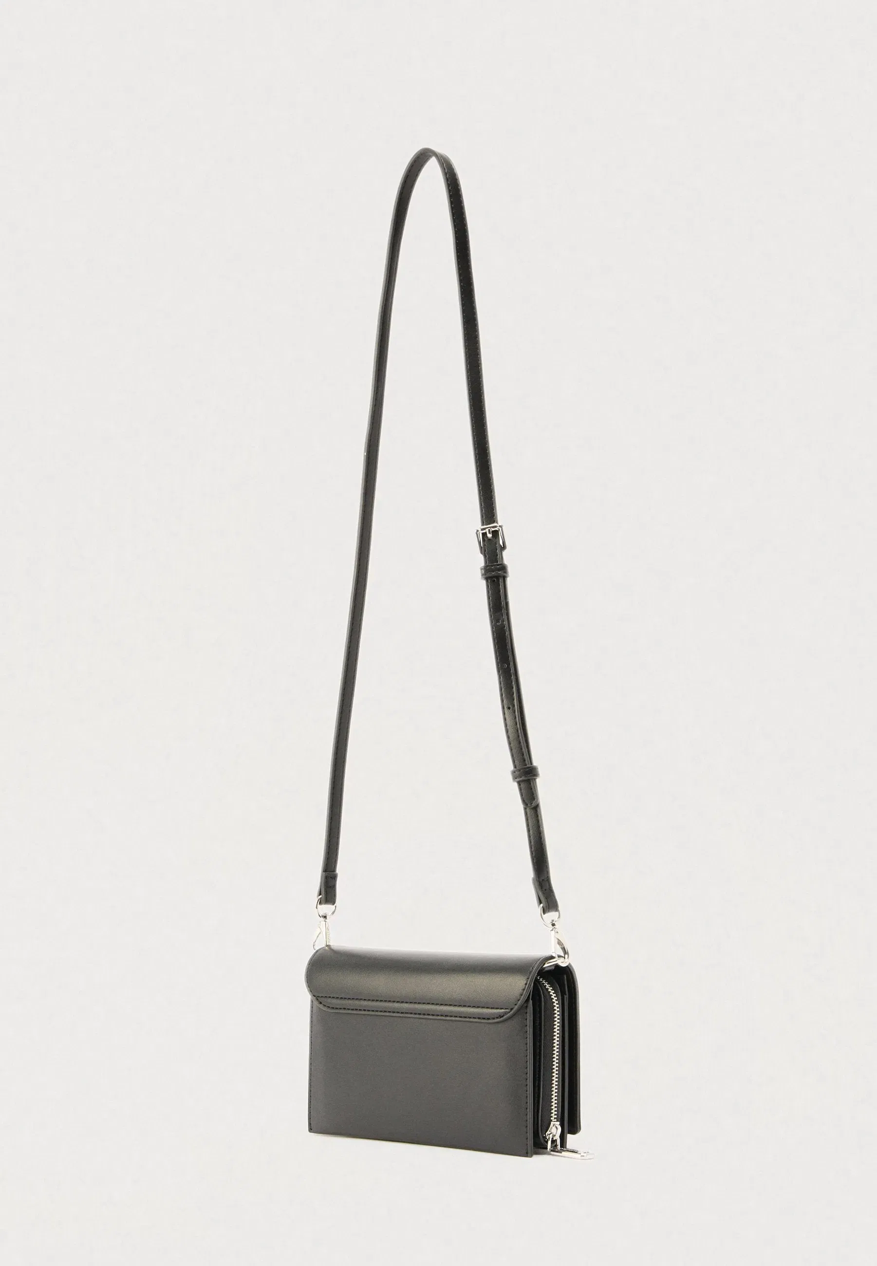 Valentino Bags Ember - Cross Body Bag - Black