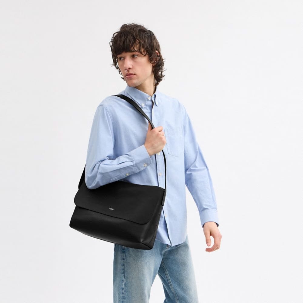 Coach Ludlow Messenger Bag Black