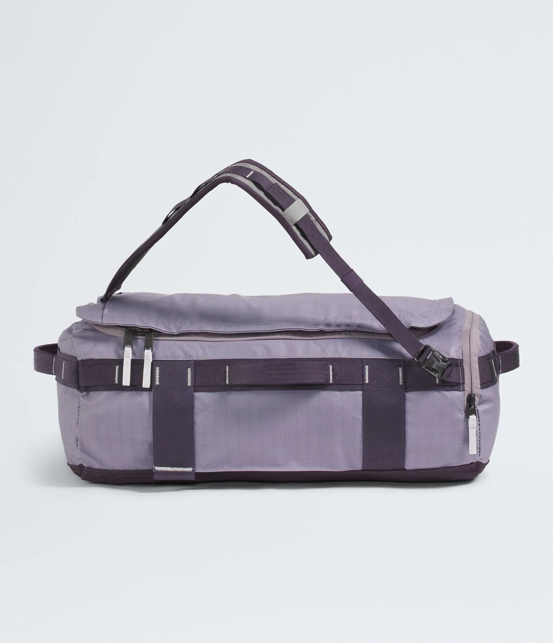 The North Face Base Camp™ Voyager Duffel—32L Transcendent Grey