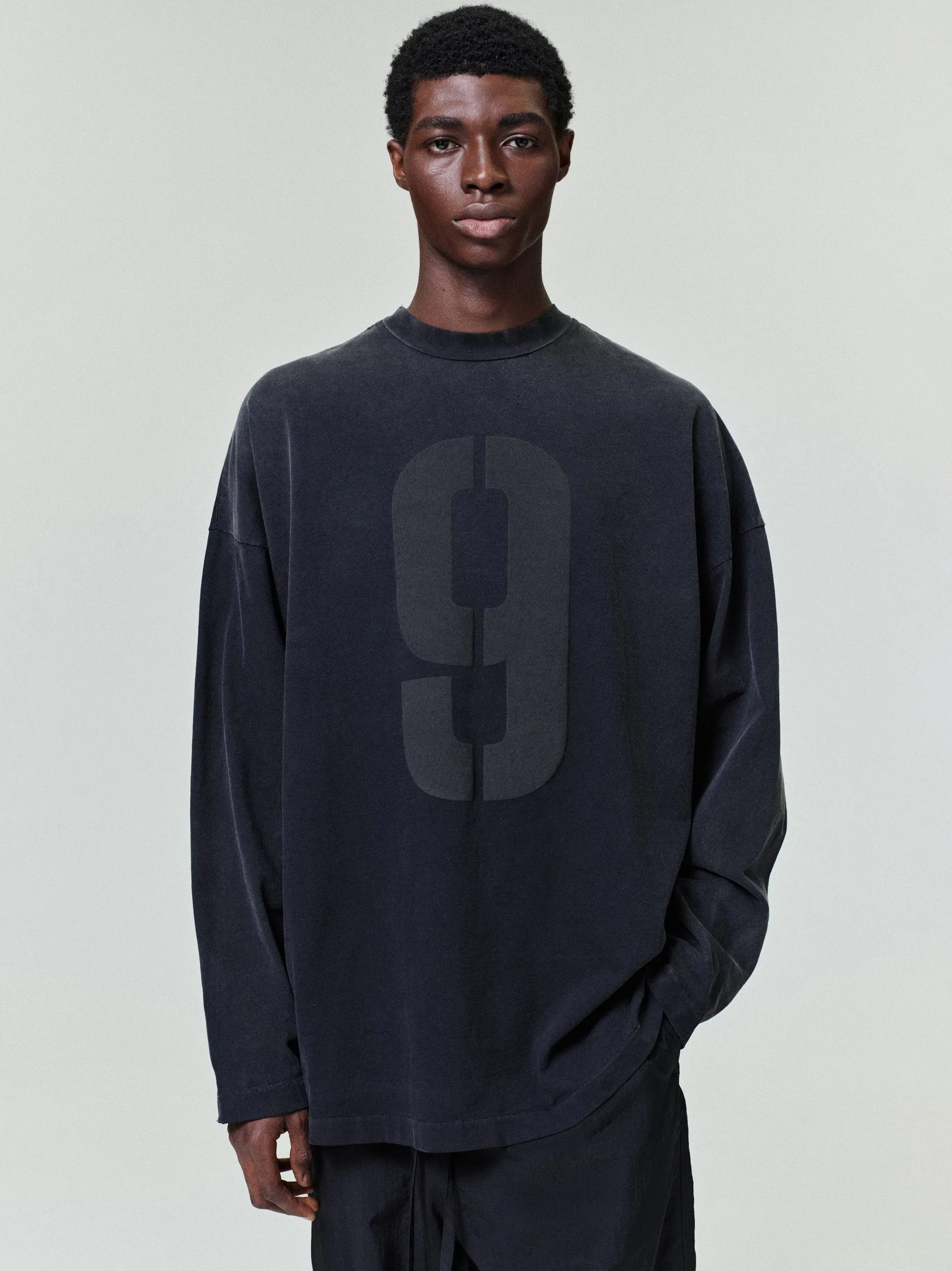 Essentials 9 Long Sleeve Tee Black