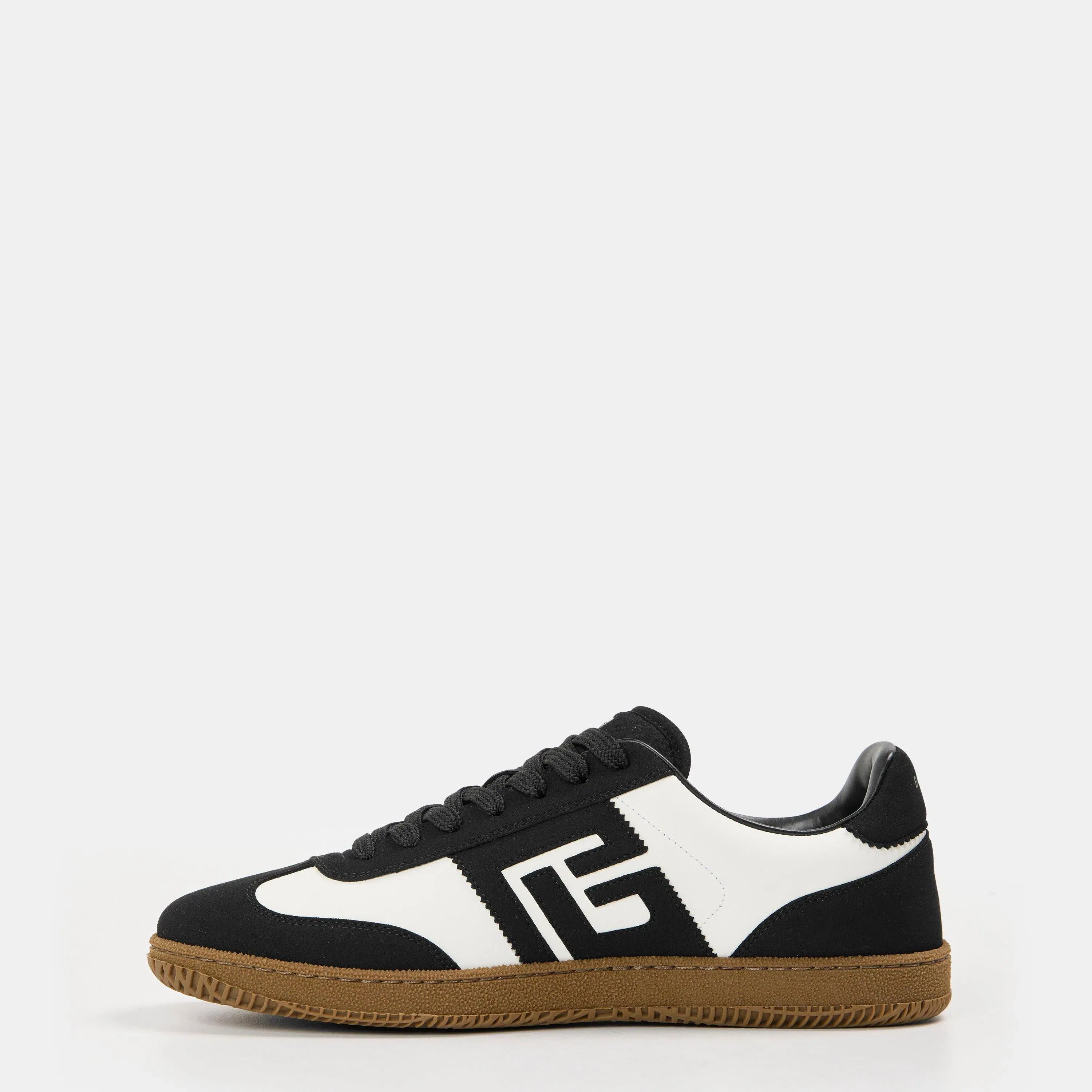 Low-Top Trainers