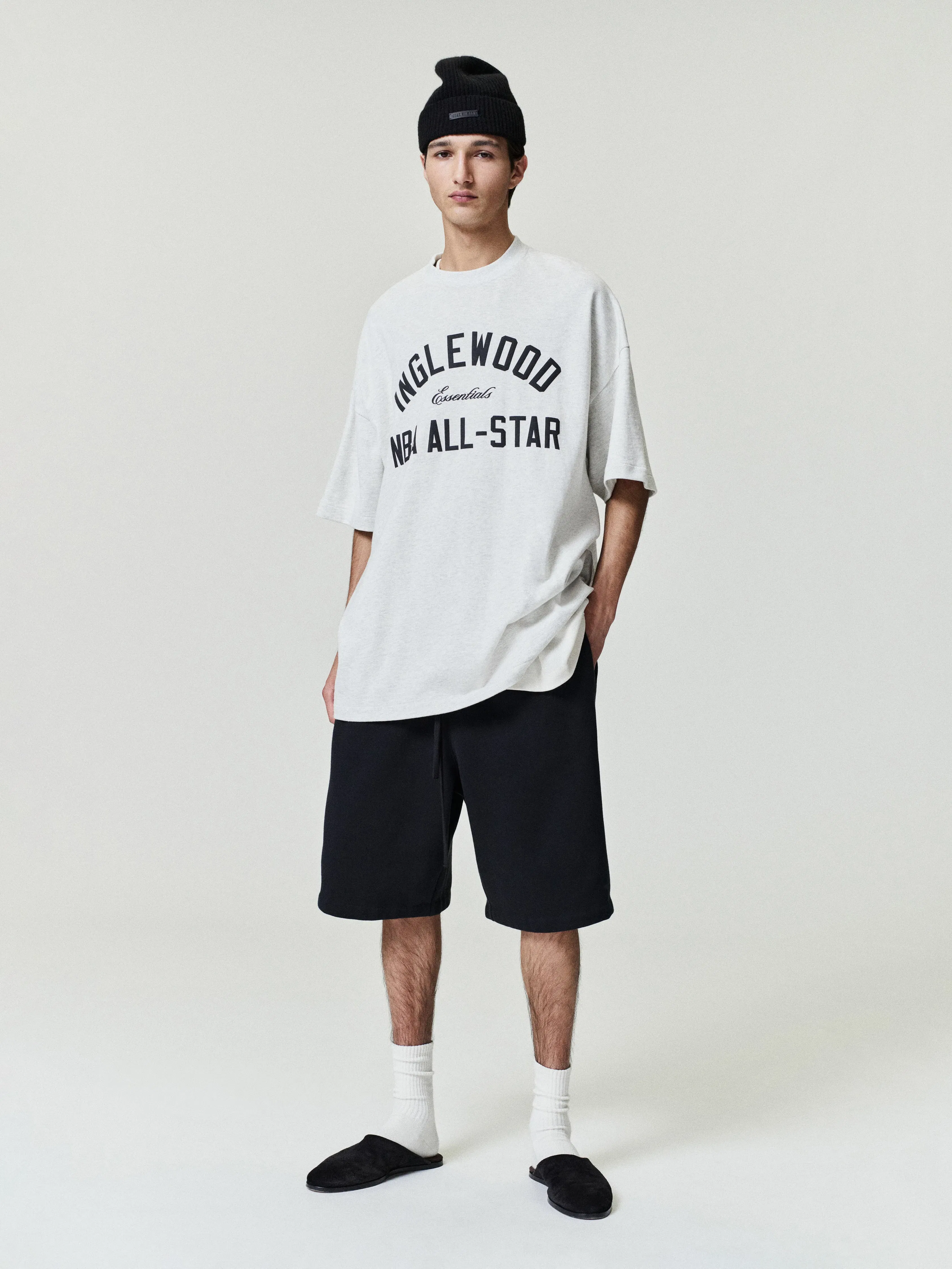 Essentials Active Trace Relaxed Sweatshort Vintage Black