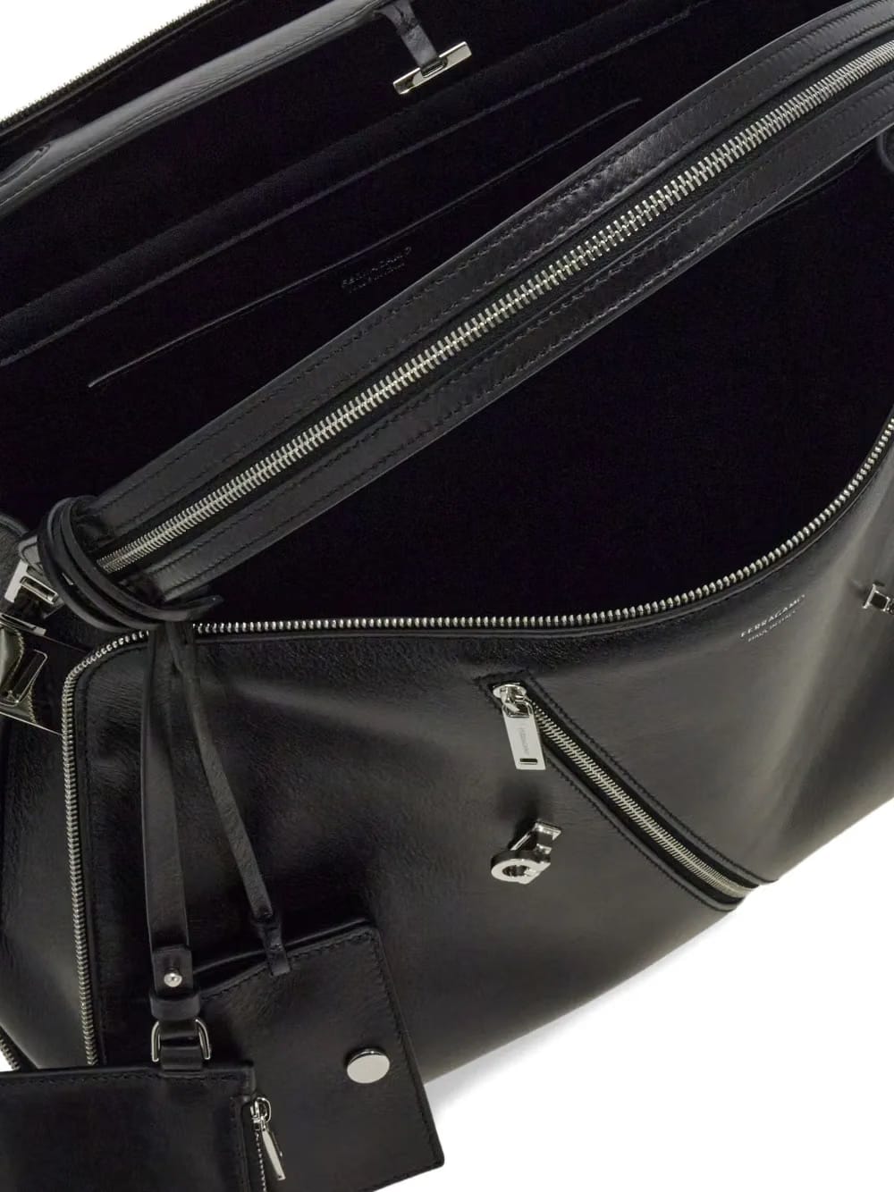 large Hug zip-detail shoulder bag
