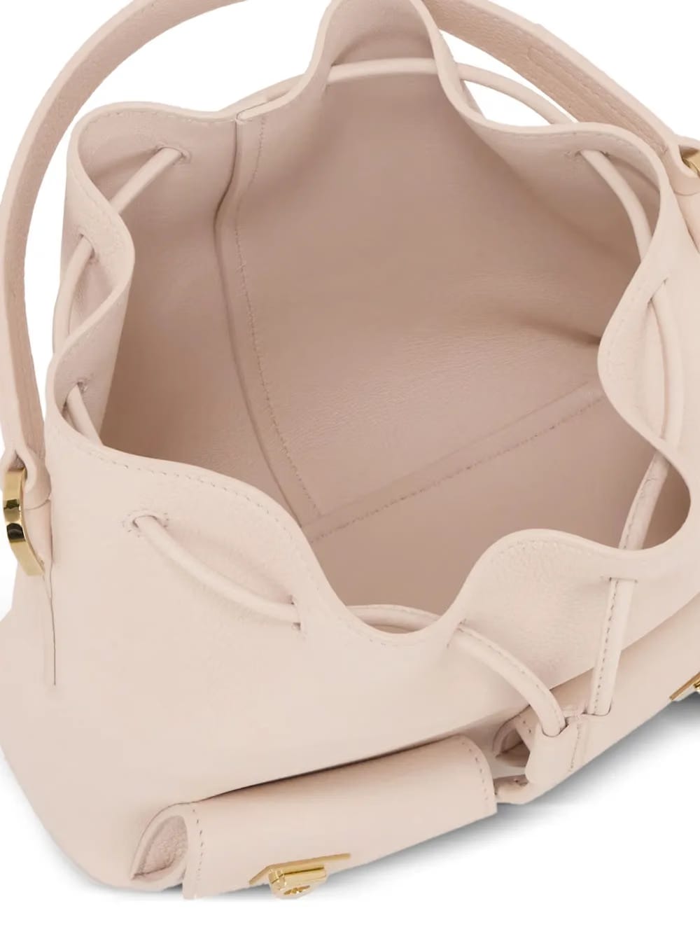 Hug bucket bag