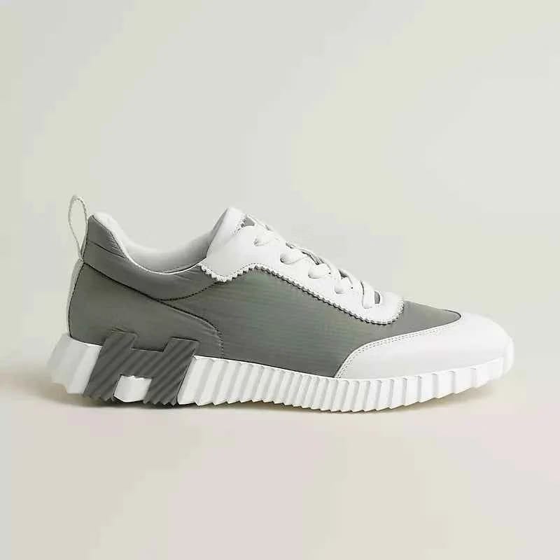 Bouncing sneaker