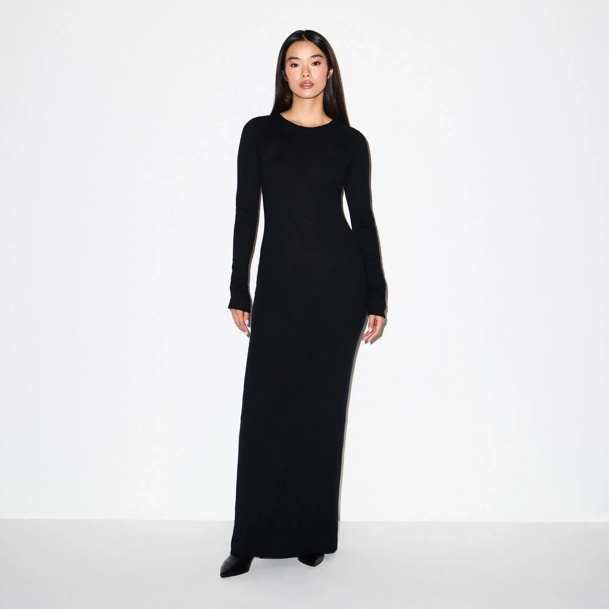 FEATHERWEIGHT CASHMERE LONG DRESS | ONYX