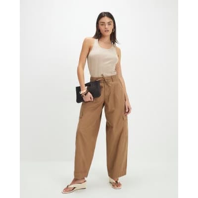 Beige Buckle Knitted Vest
