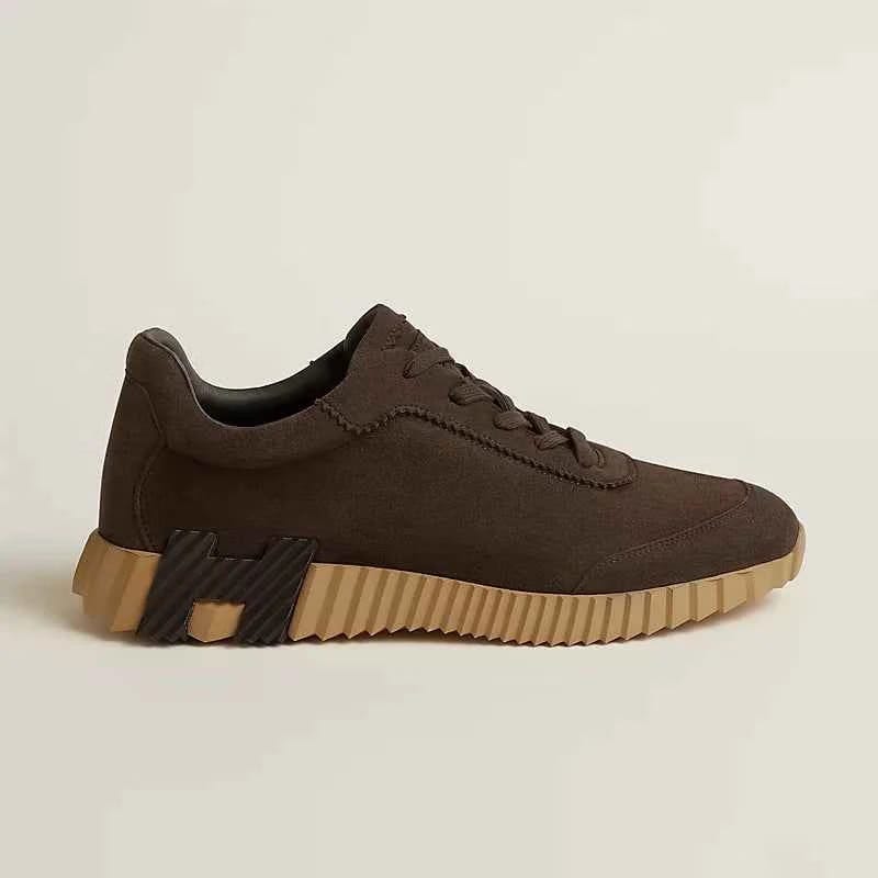 Bouncing sneaker