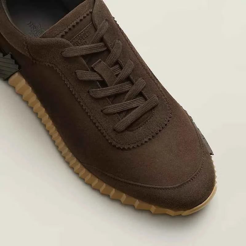 Bouncing sneaker