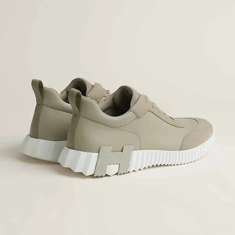 Bouncing sneaker