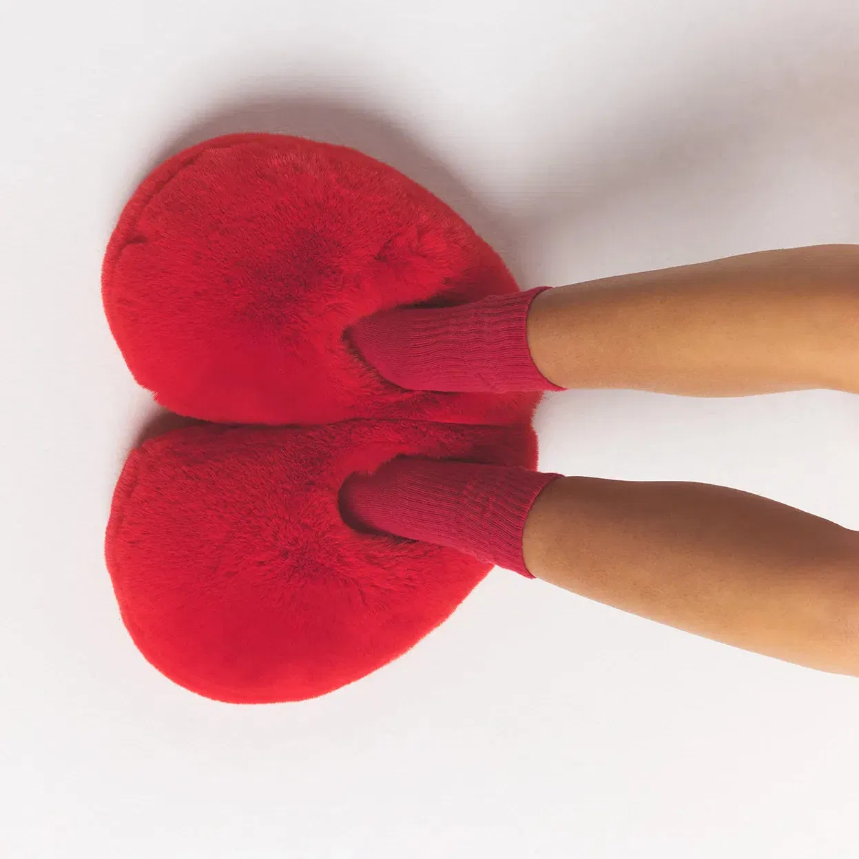 FAUX FUR HEART SLIPPER | RUBY