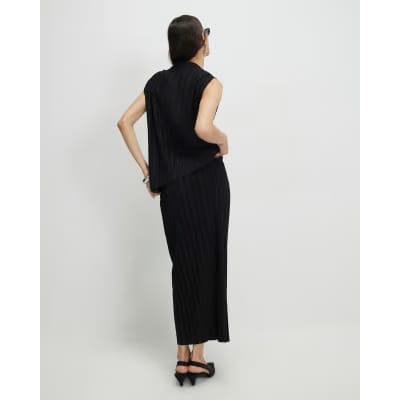 Black Plisse Midi Skirt