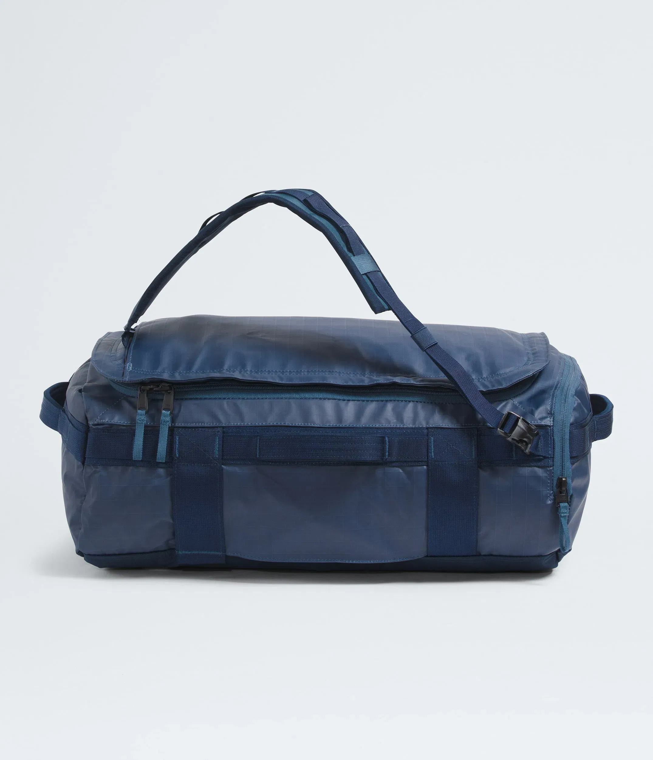 The North Face Base Camp™ Voyager Duffel—32L Shady Blue