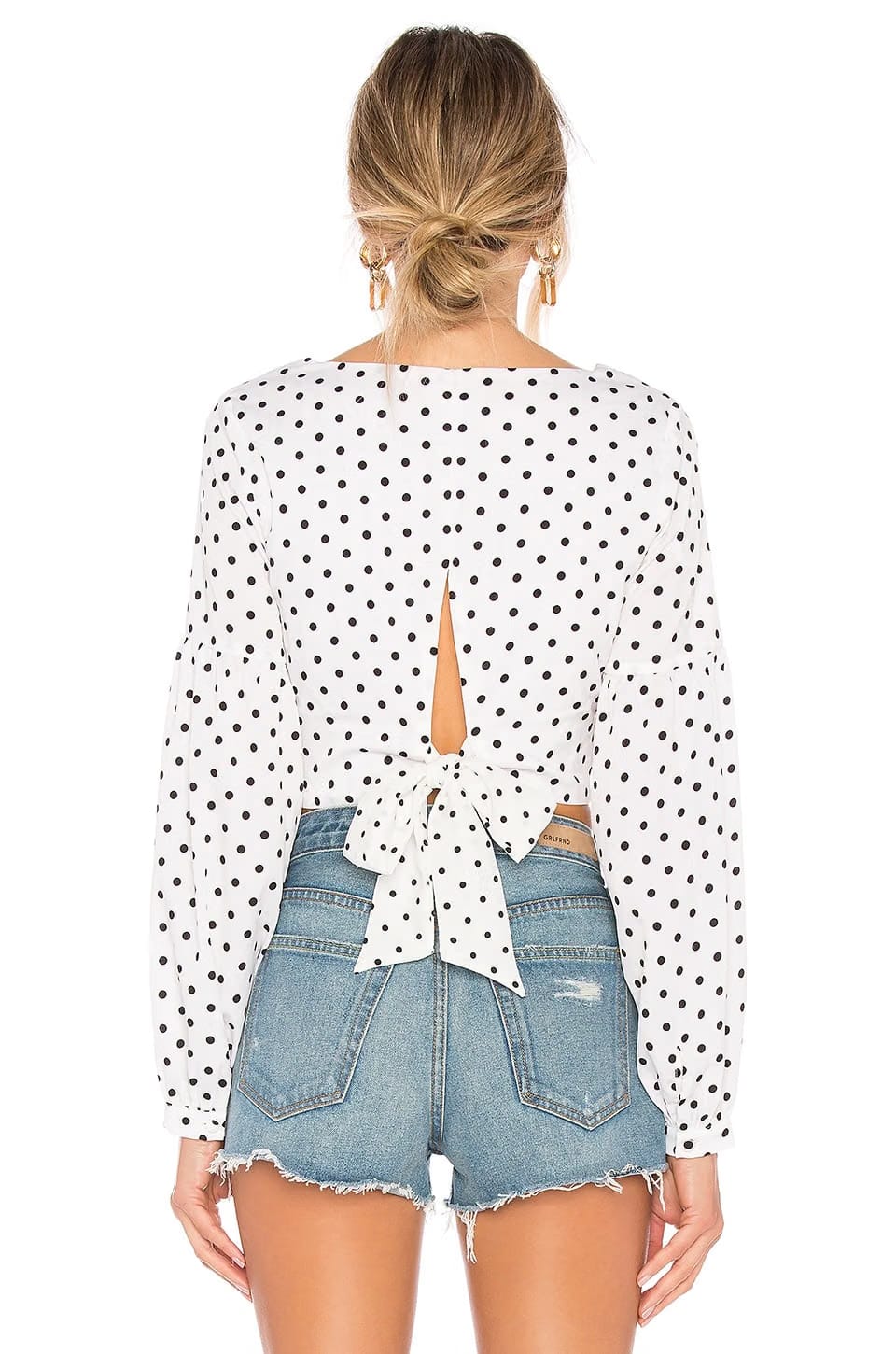 superdown Yasmin Tie Back Crop Top in White & Black