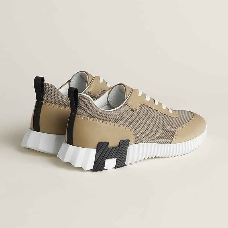 Bouncing sneaker