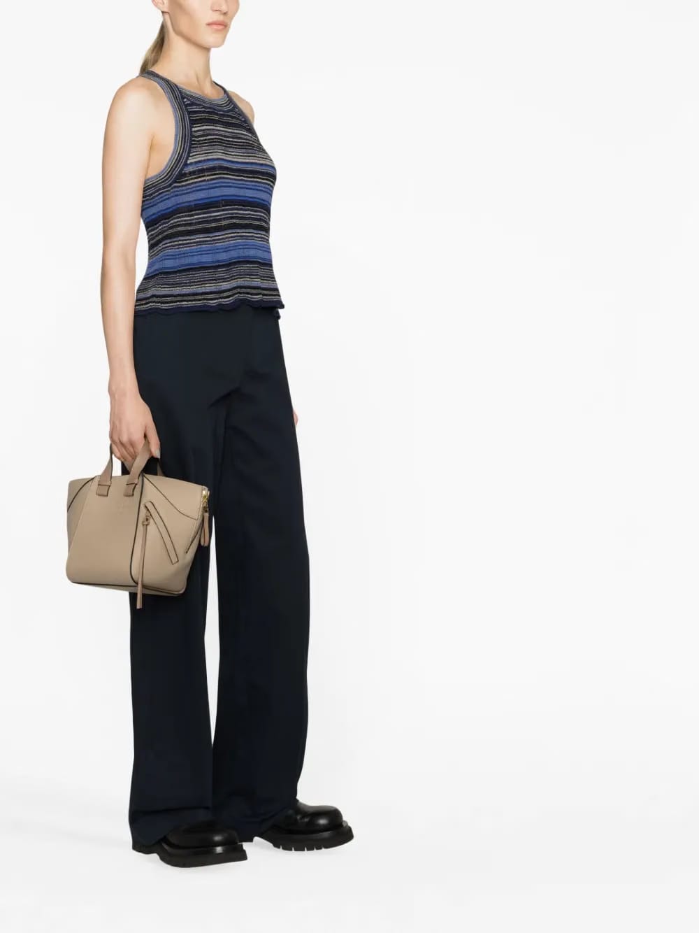 Hammock grained shoulder bag
