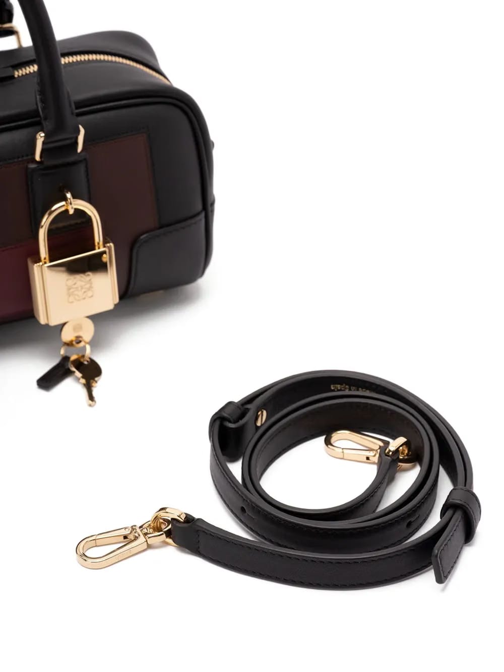 Amazona 23 padlock-detail shoulder bag
