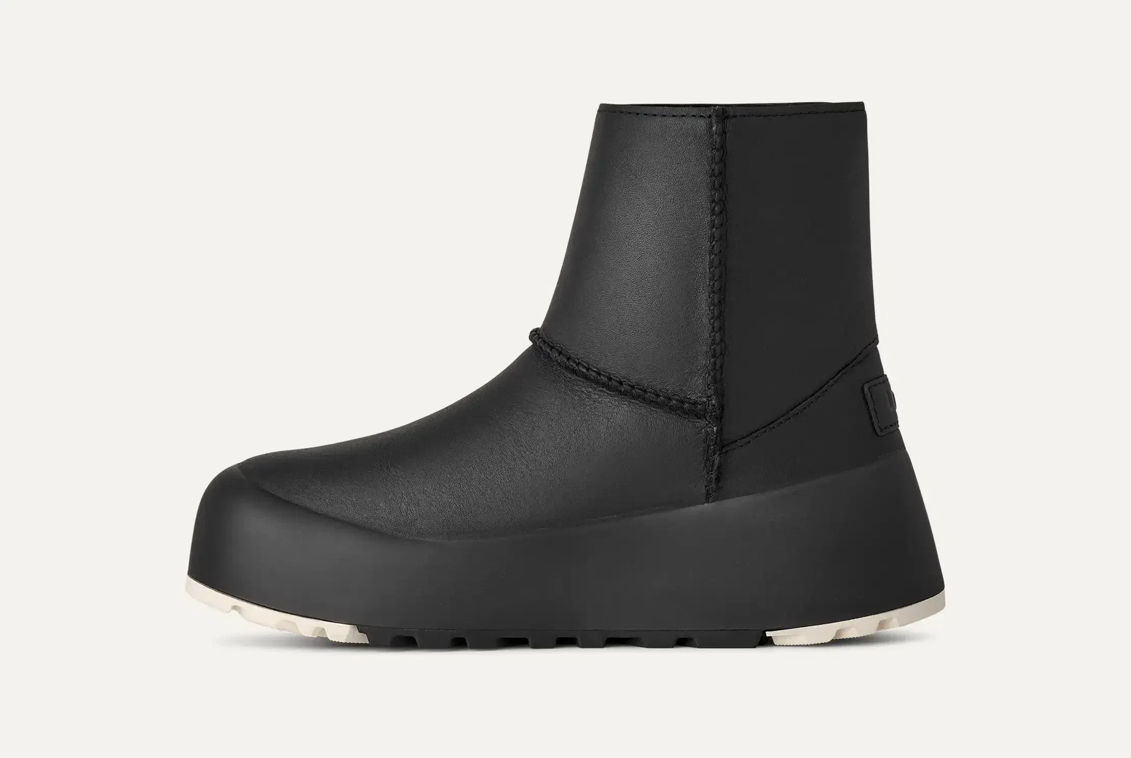 Ugg Classic Streetscape Leather Black / Jasmine