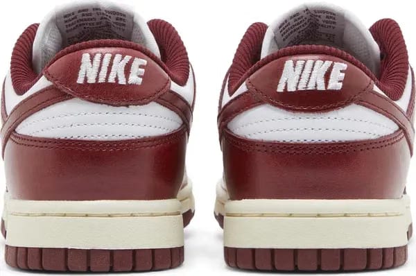 Wmns Nike Dunk Low Vintage Team Red