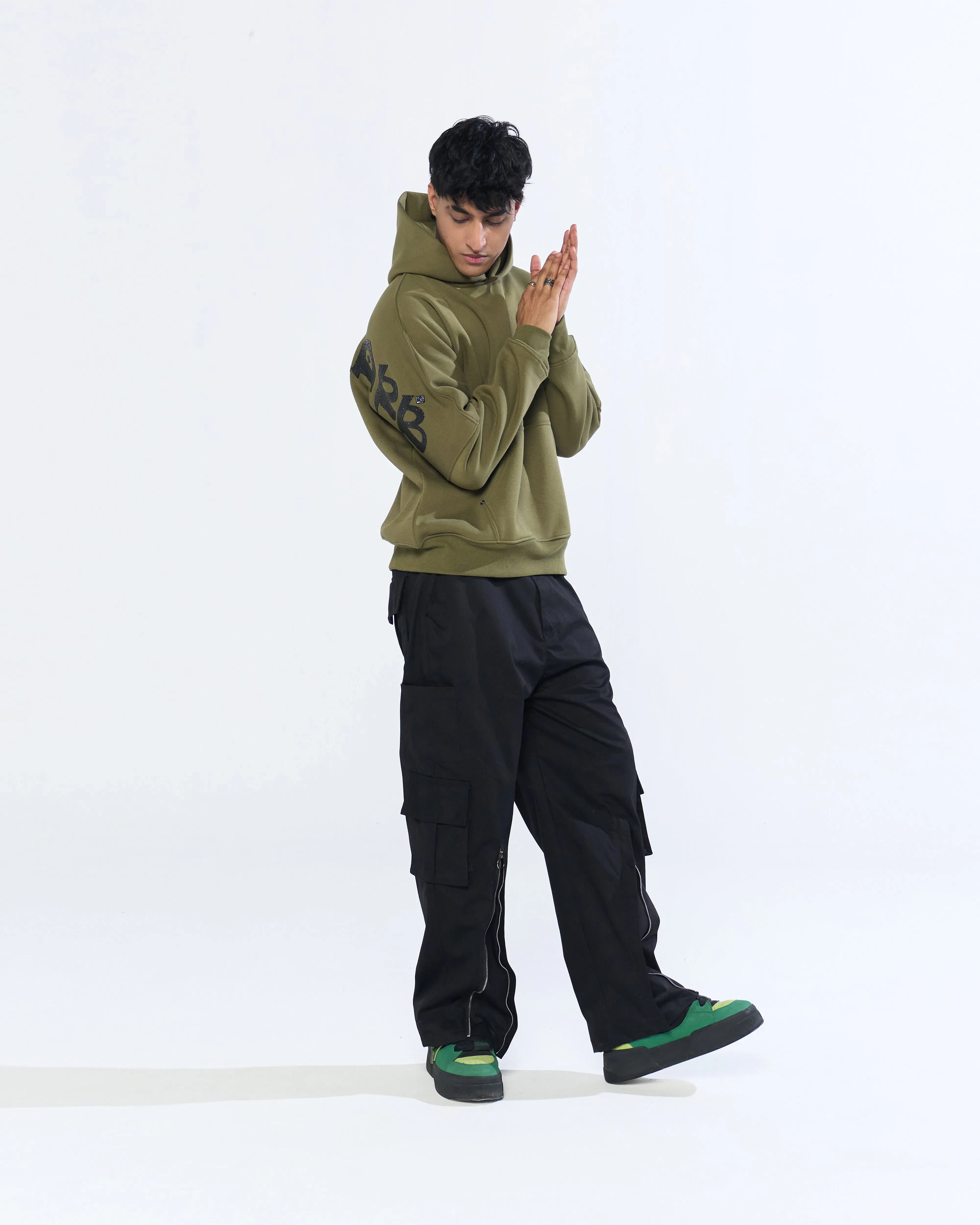 SIGNATURE HOODIE (ARMY GREEN)