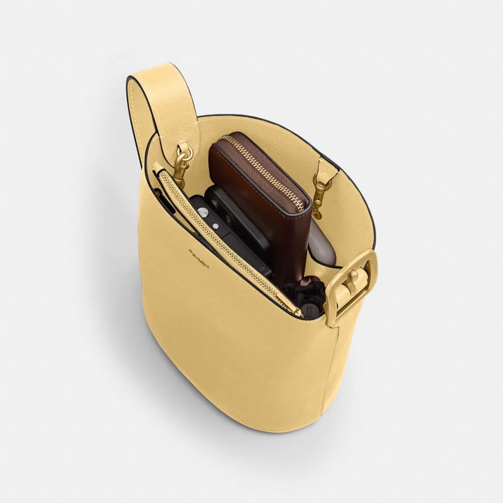 Coach Bleecker Bucket Bag 21 Brass Vanilla