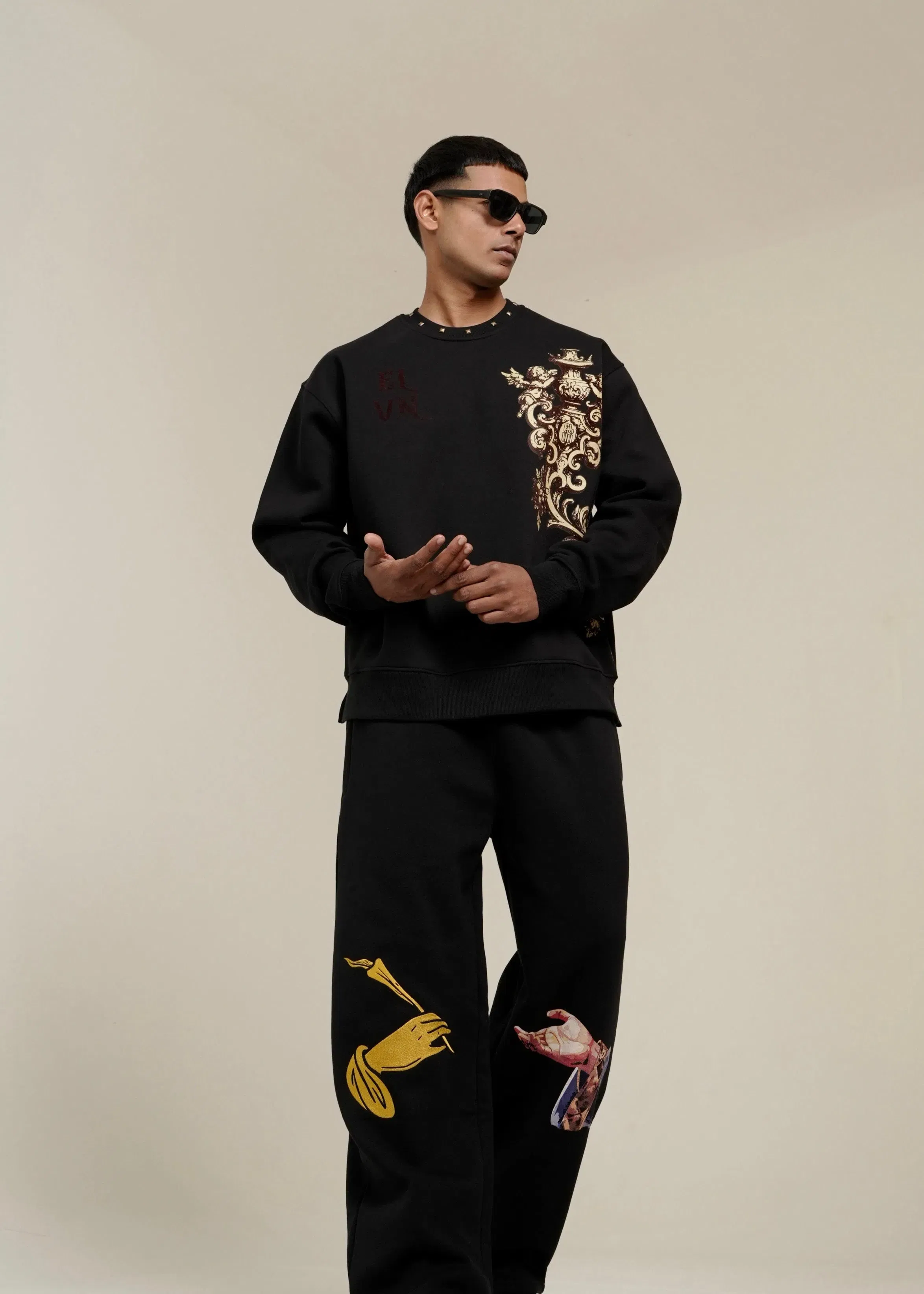 ‘CARVED ELEGANCE’ CROPPED SWEATSHIRT | BLACK