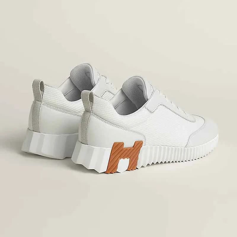 Bouncing sneaker