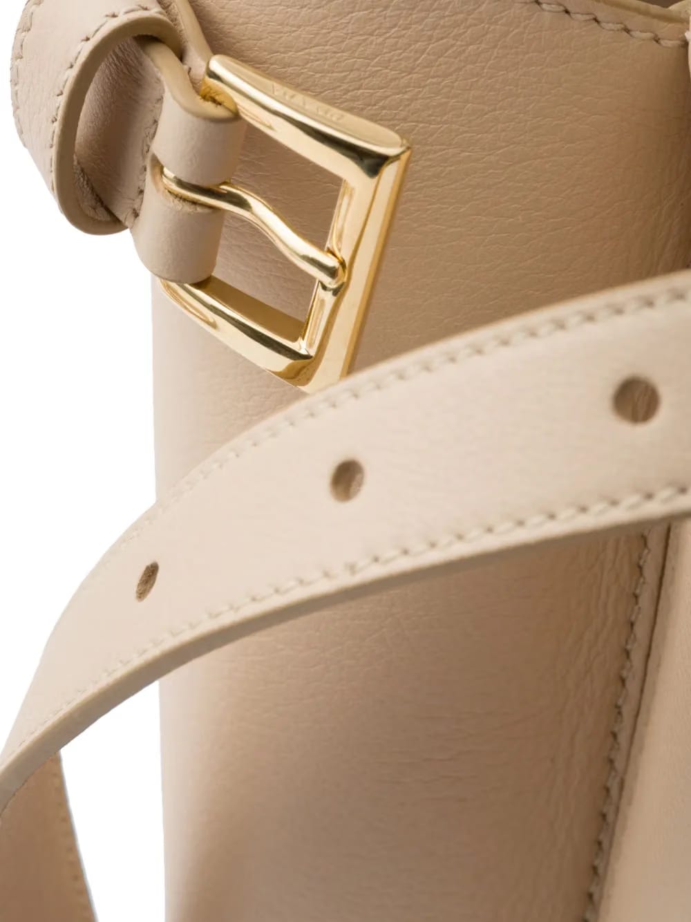 Buckle tote bag