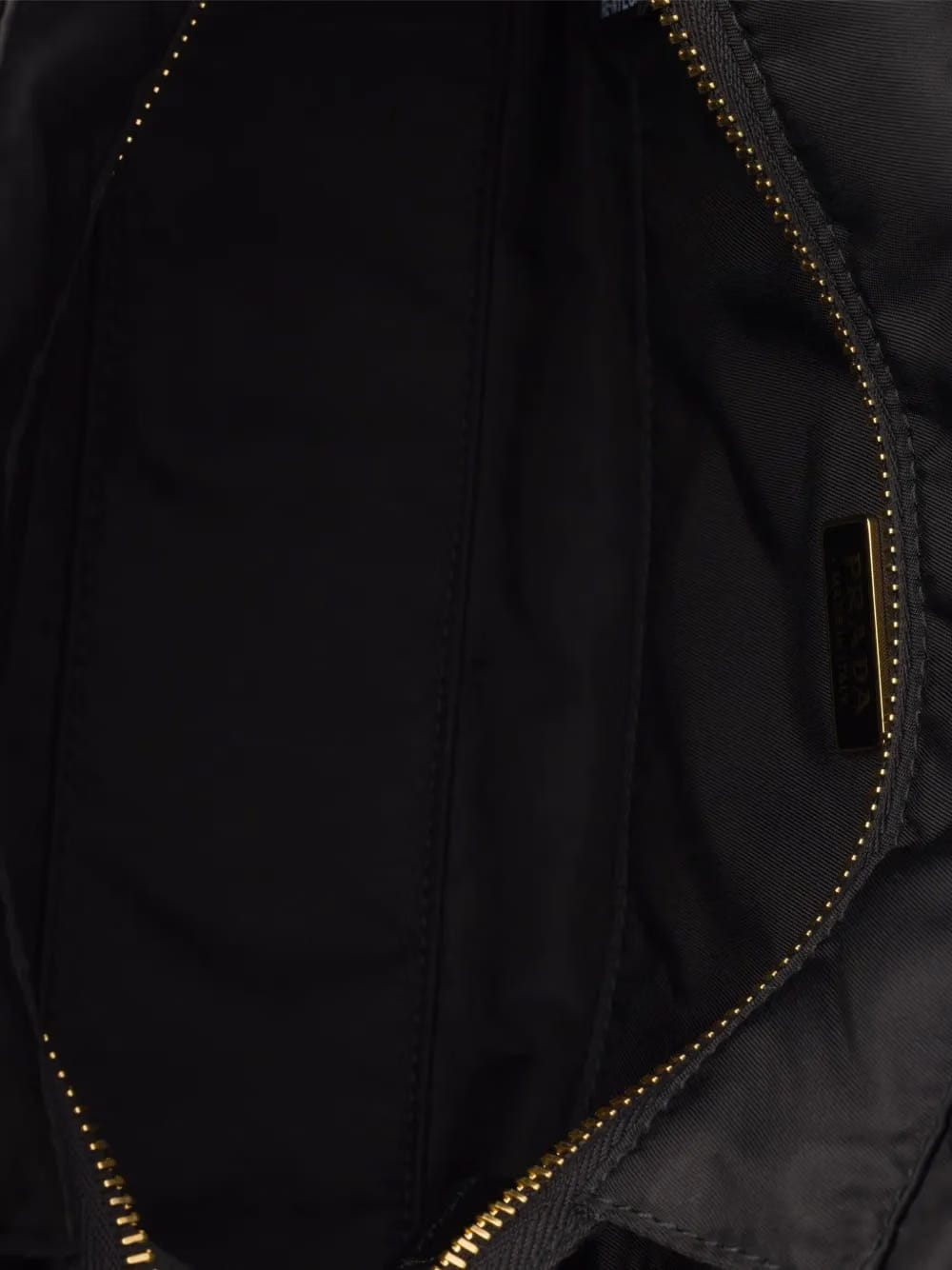medium Explore shoulder bag
