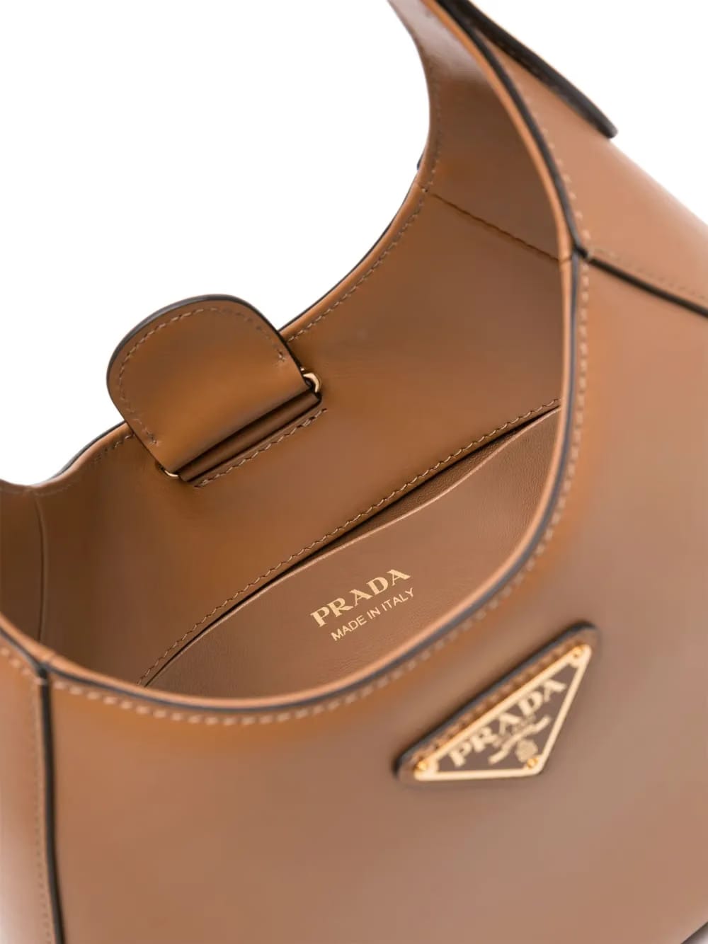 City leather shoulder bag